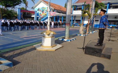 APEL HARI JADI KE-81 PROVINSI JAWA TIMUR, SMKN 3 PROBOLINGGO AJAK MURID MENJADI GENERASI EMAS, BUKAN GENERASI CEMAS